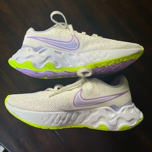 Nike renew sneakers, worn only once, almost perfect condition, size 6.5